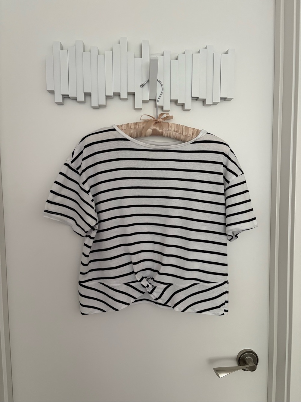 Striped Knot-Front Short Sleeve Tee - White/Black